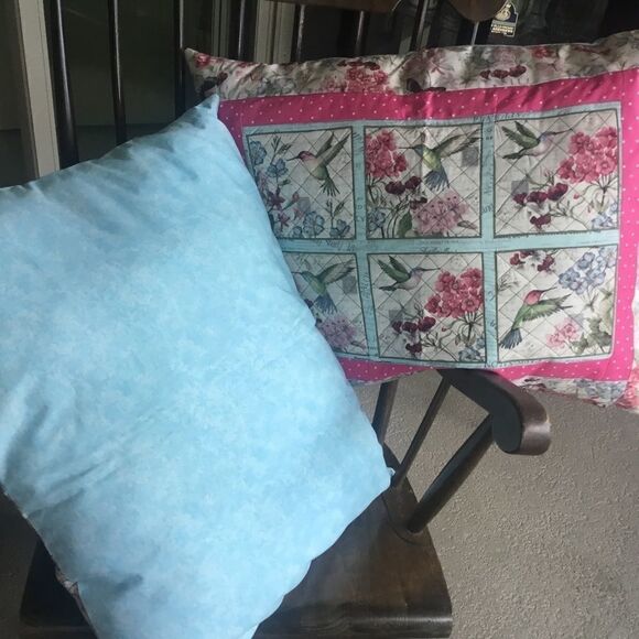 CLOSEOUT SALE $25 NWT Hand Crafted Quilted Set 2 LG Hummingbird Garden Pillows - Picture 11 of 12